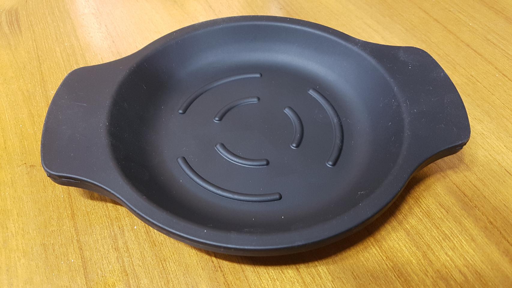 뚝배기 받침 새것 (깨짐.미끄럼 없는 실리콘 재질)판매 합니다 개당2천원