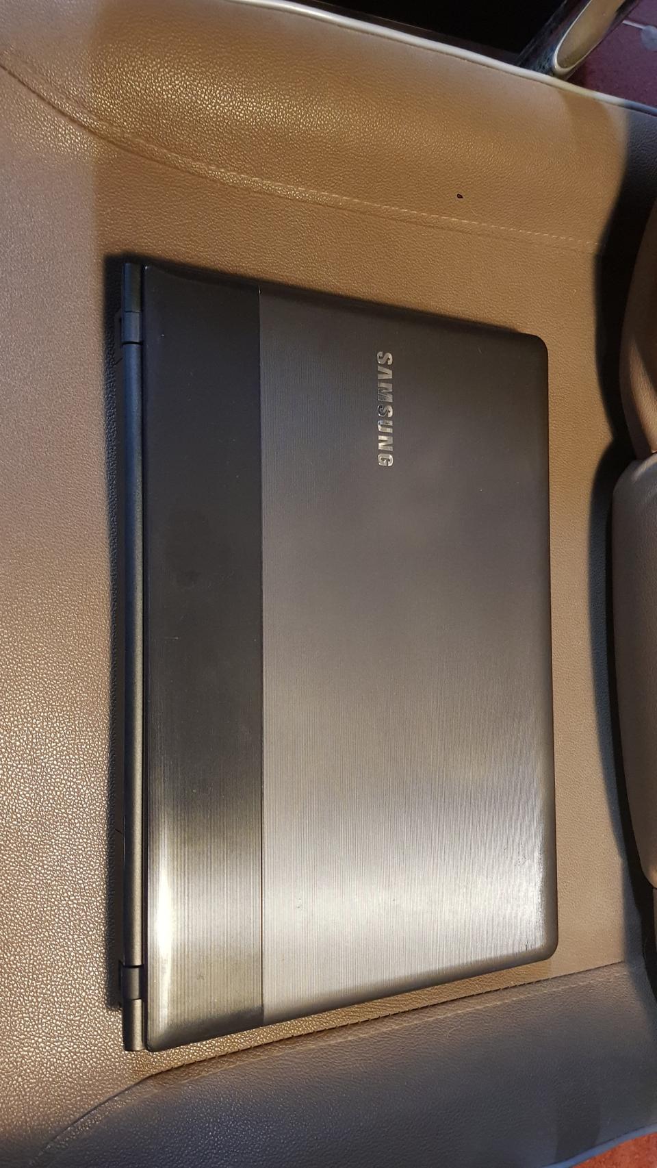 삼성노트북 NT300E4A 팝니다