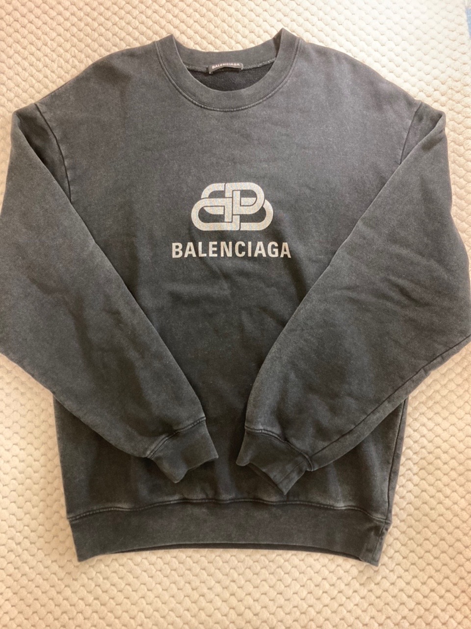 발렌시아가 BB로고 워싱맨투맨