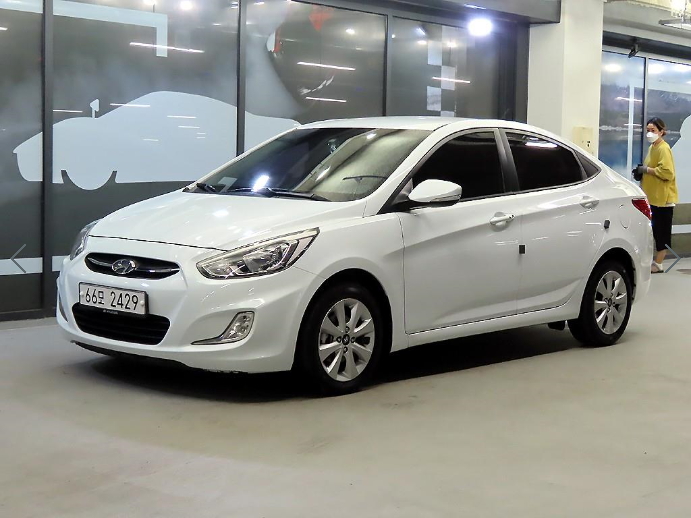 현대 신형 엑센트 4DR 1.6 VGT 디젤 모던