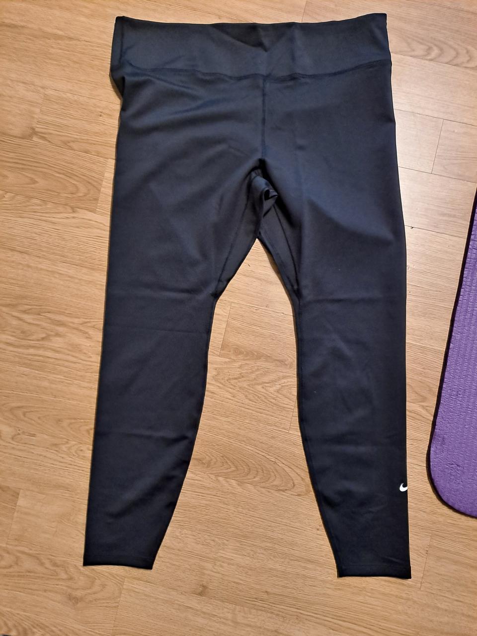나이키 우먼 드라이핏 레깅스 사이즈 2XL 새상품 무료배송(반값택배)