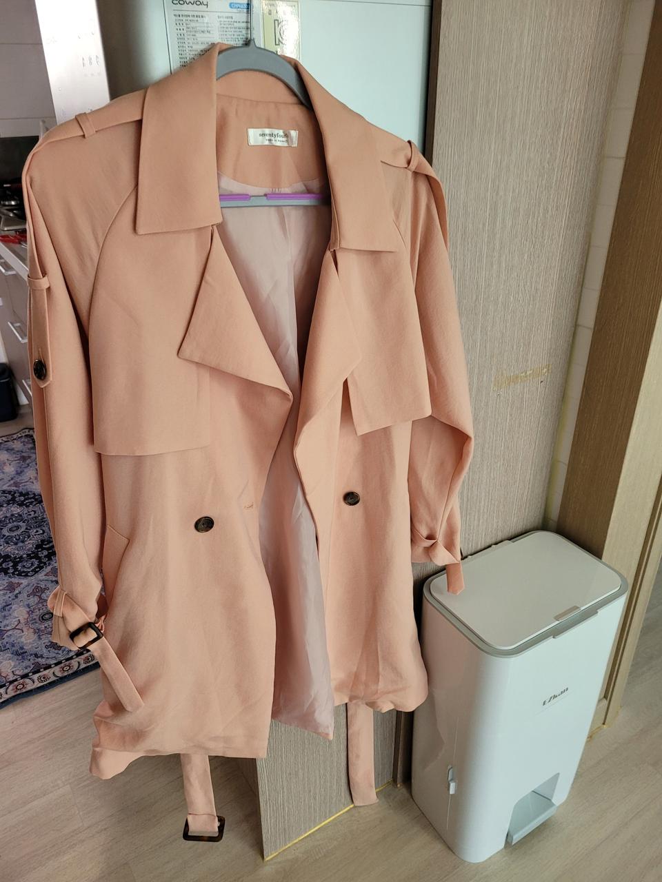 하객룩트렌치코트