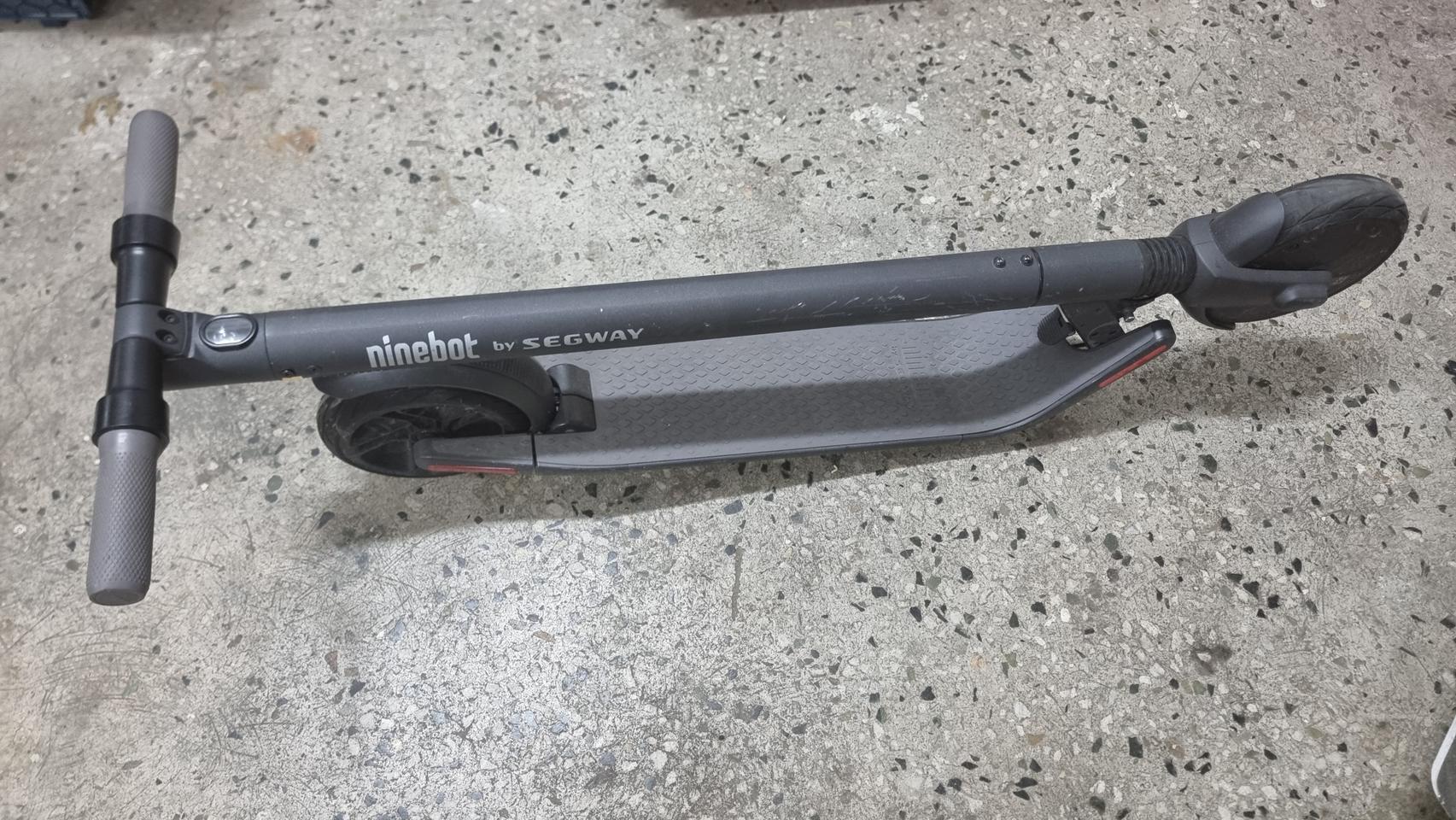 부품용 전동킥보드 샤오미 세그웨이 나인봇 es2 판매합니다.