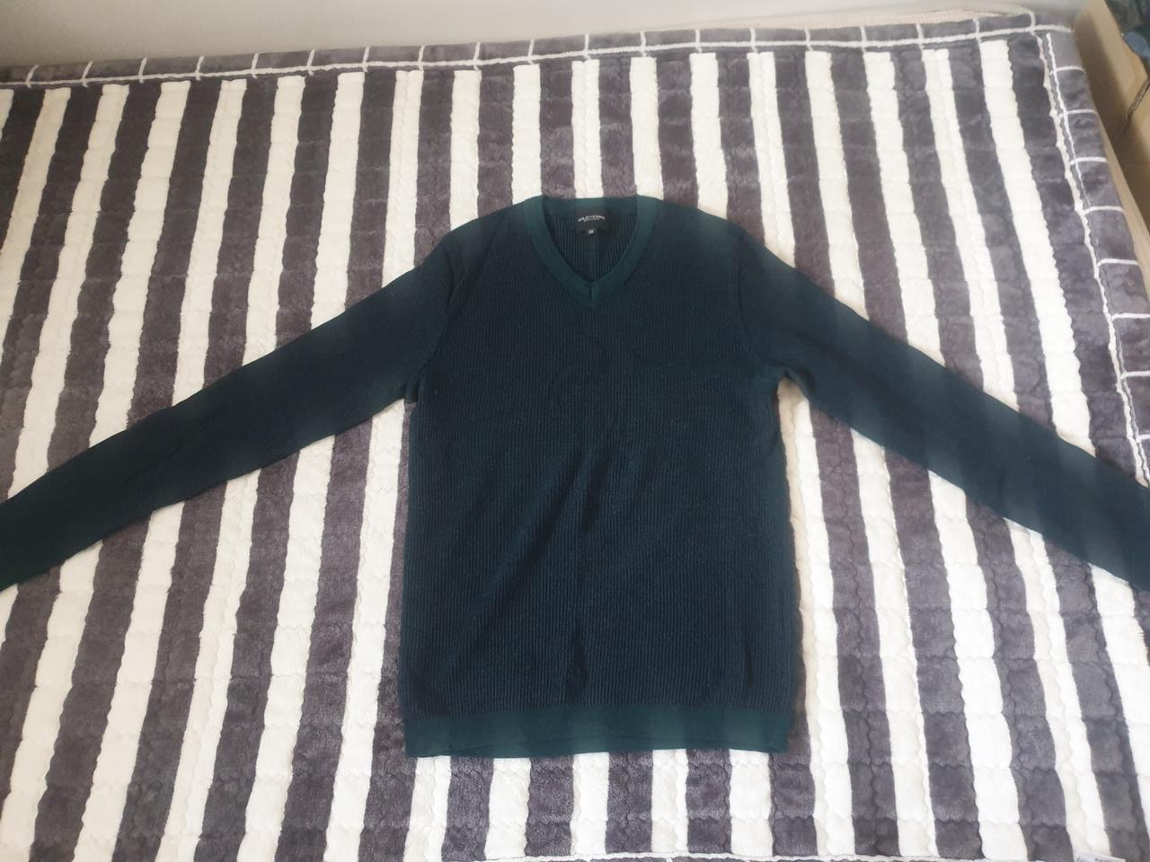 솔리드옴므 브이넥니트 팝니다