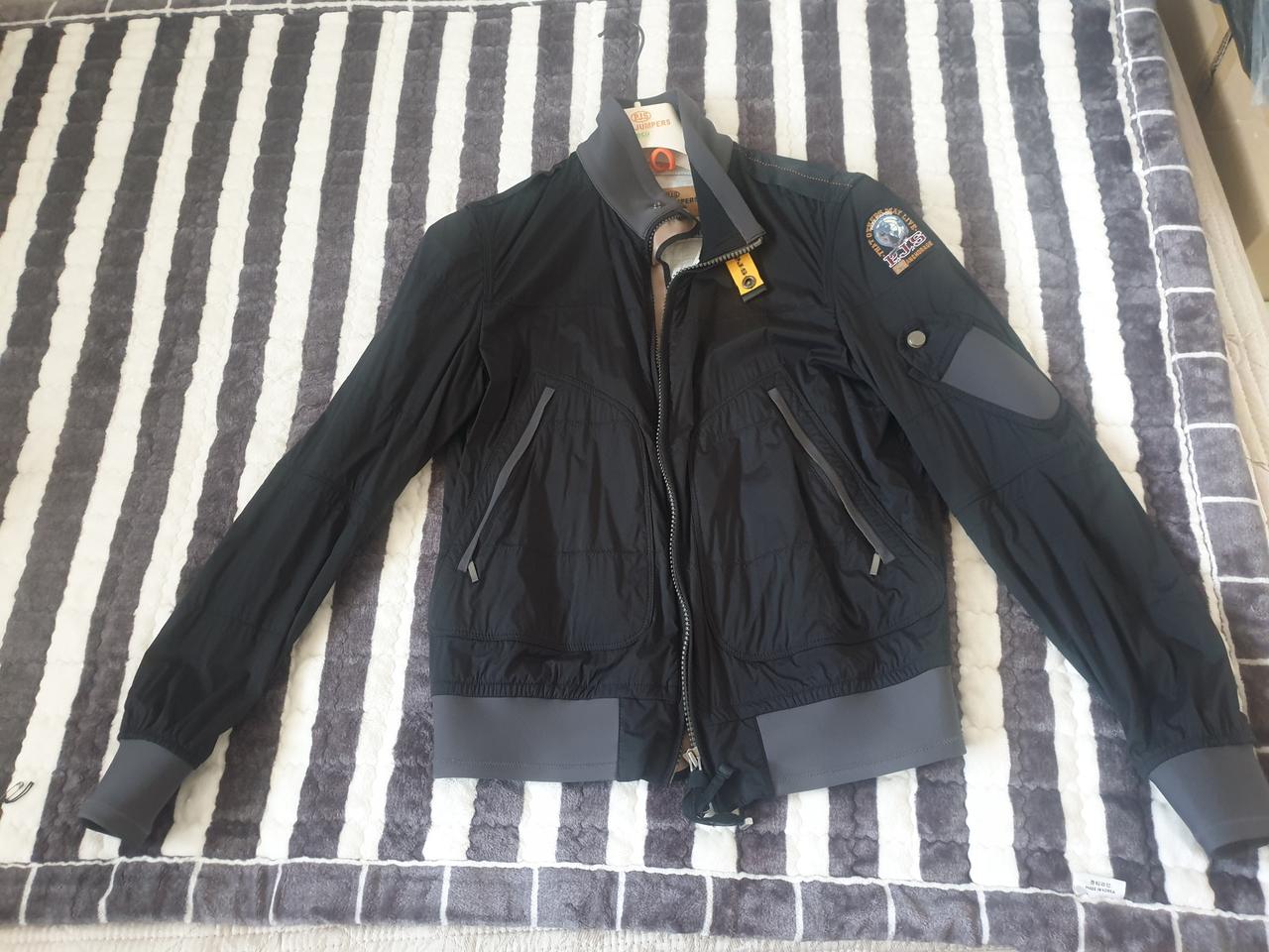 파라점퍼스 윈드브레이커 팝니다