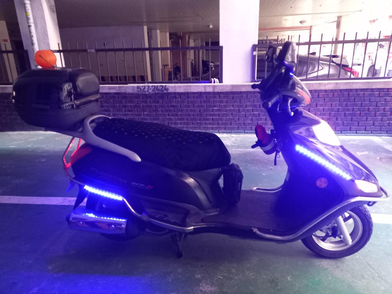 스즈키 플래그스타125  오토바이 스쿠터