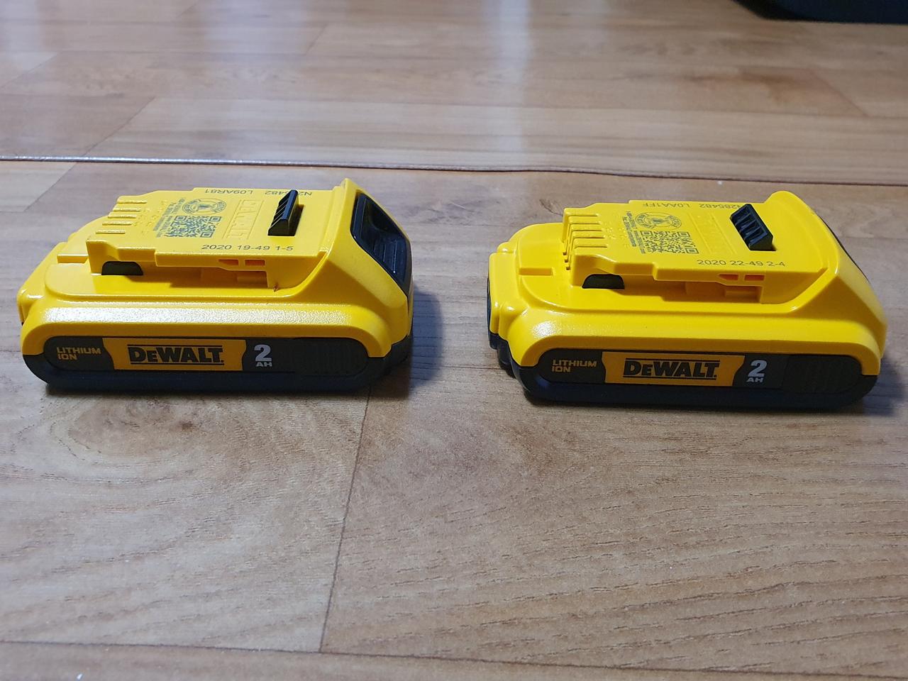 디월트배터리 (18V, 2암페어) 새제품