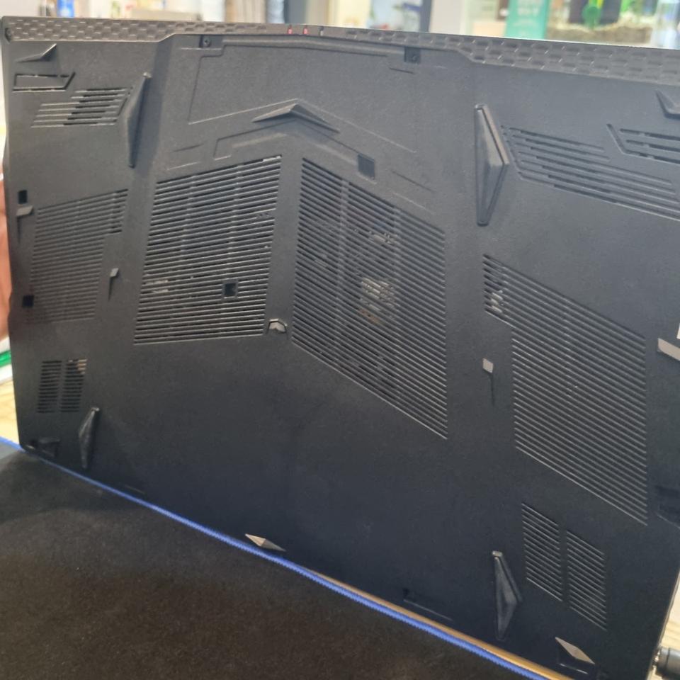 msi gl73 8re 게이밍 노트북 (17인치)