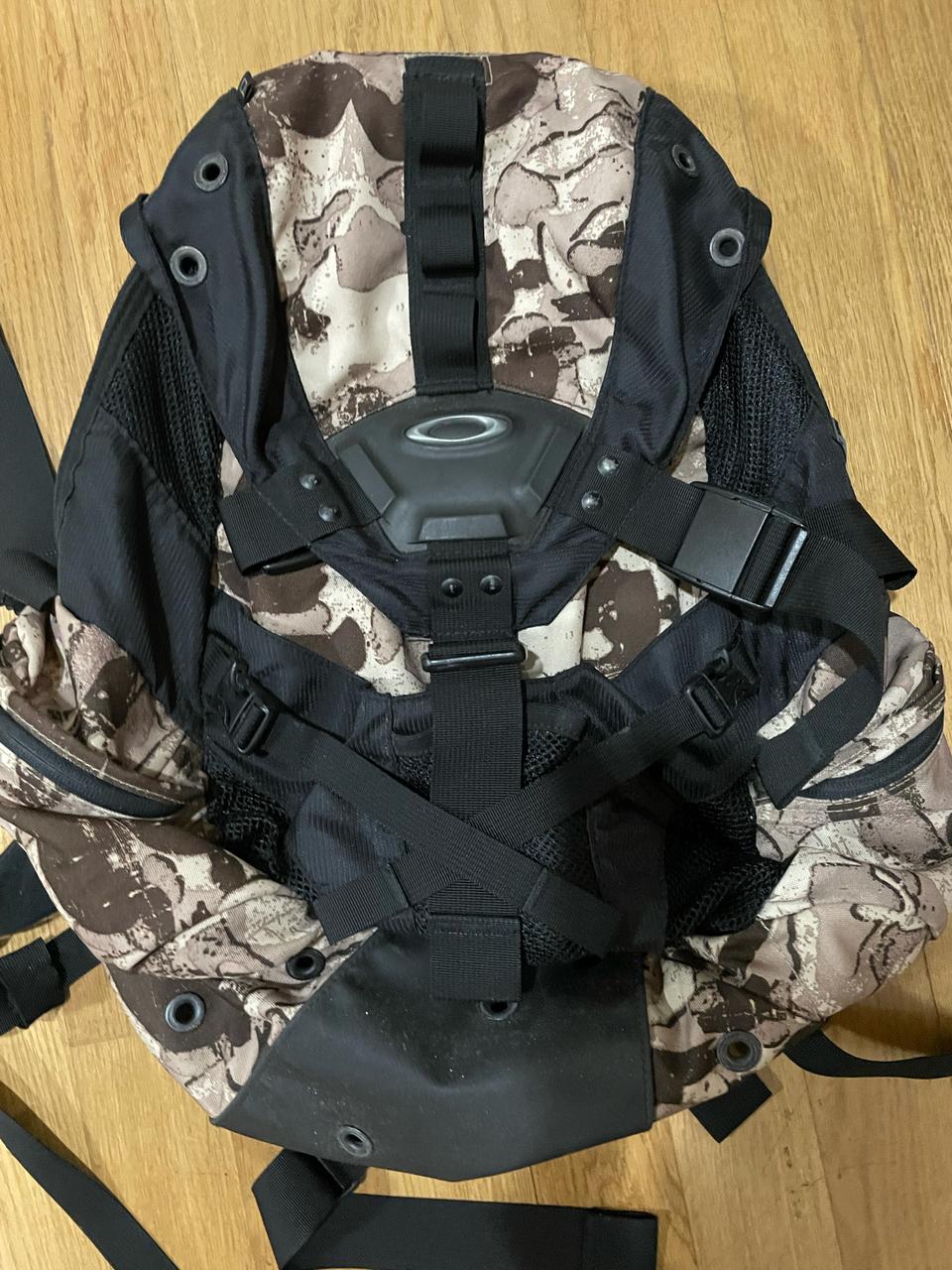 오클리 아이콘 백팩