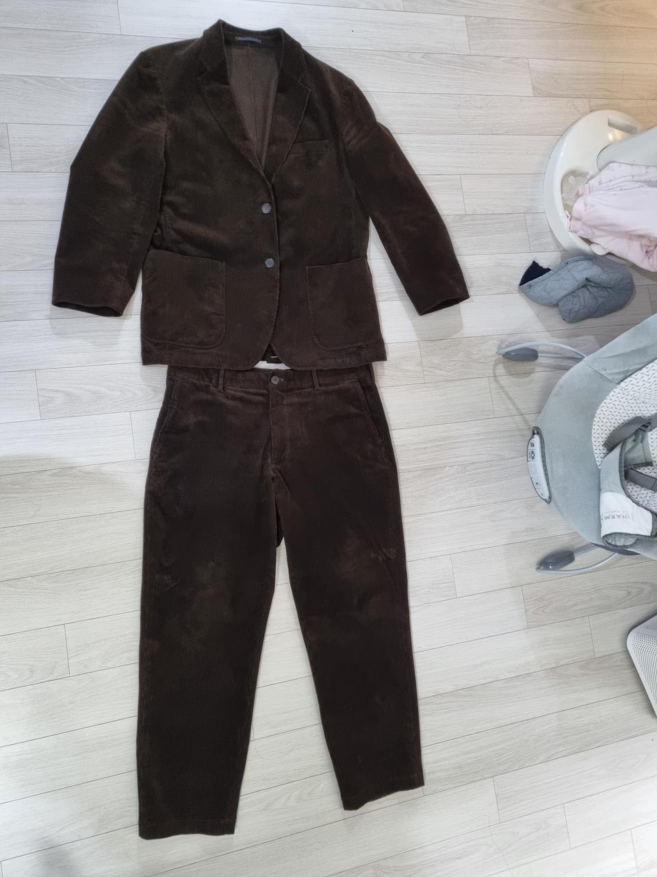 유니클로 코듀로이 셋업 팝니다.