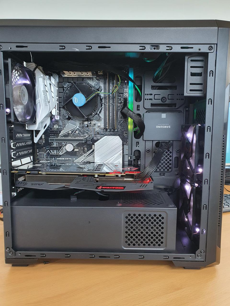 i5 8500, 1070strix 데스크탑