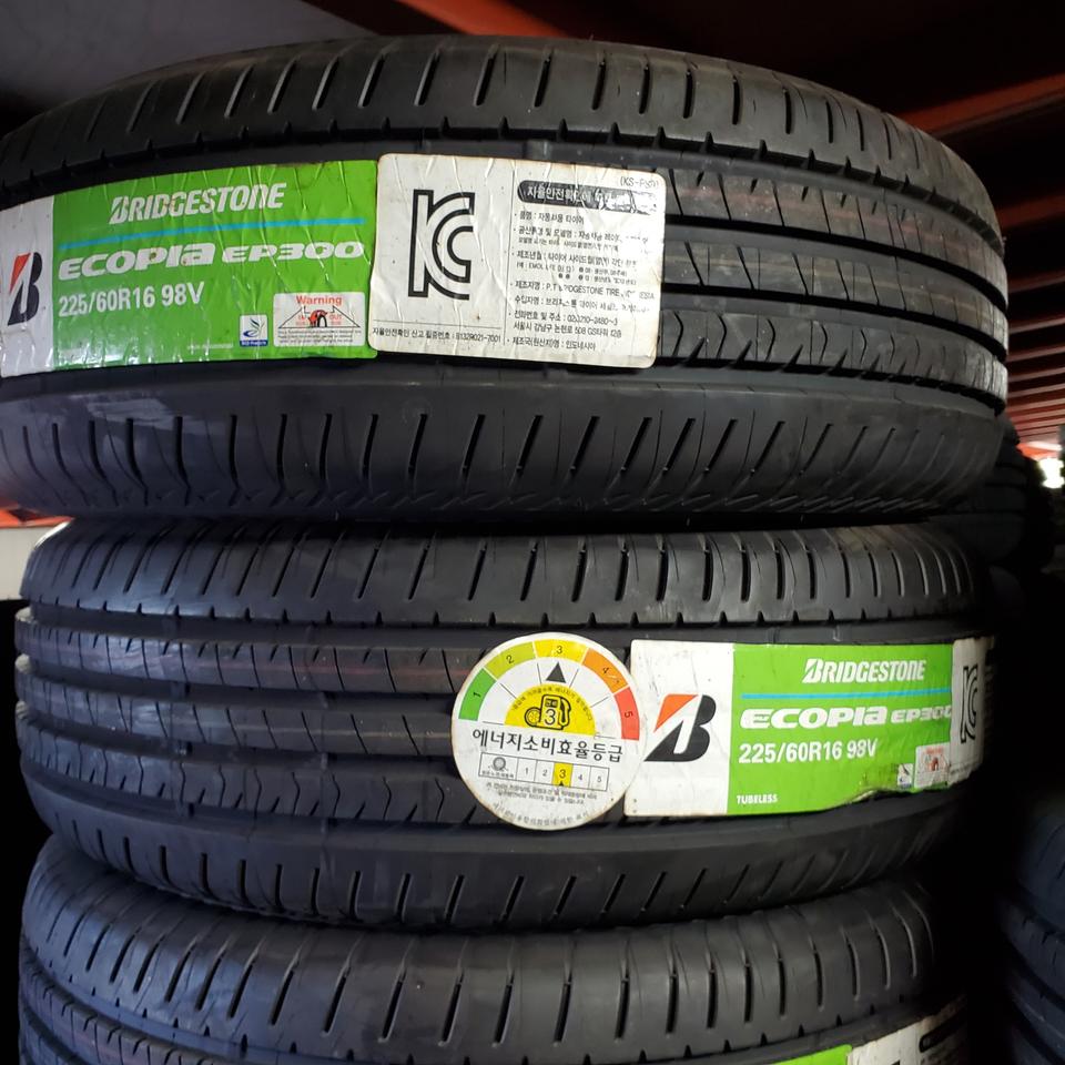 225/60/16브리지스톤 개당 8만원입니다.하남.광주