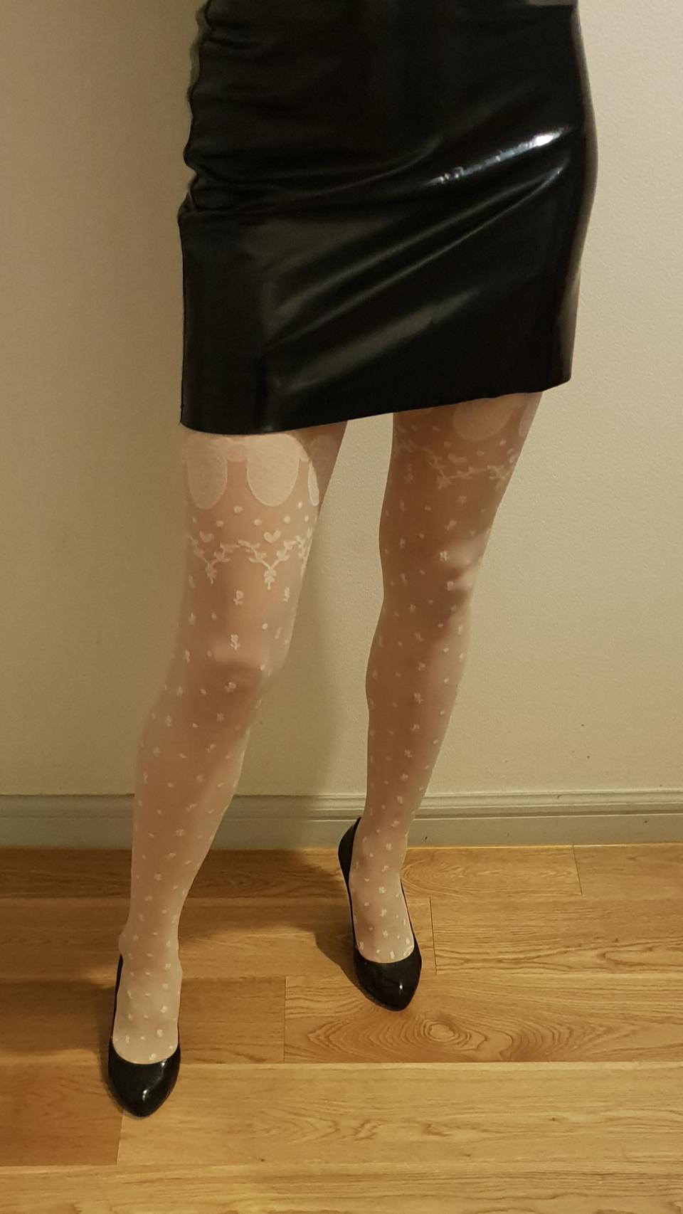 <새상품>파멜라만 크림색 플로럴 파인 넷 스타킹