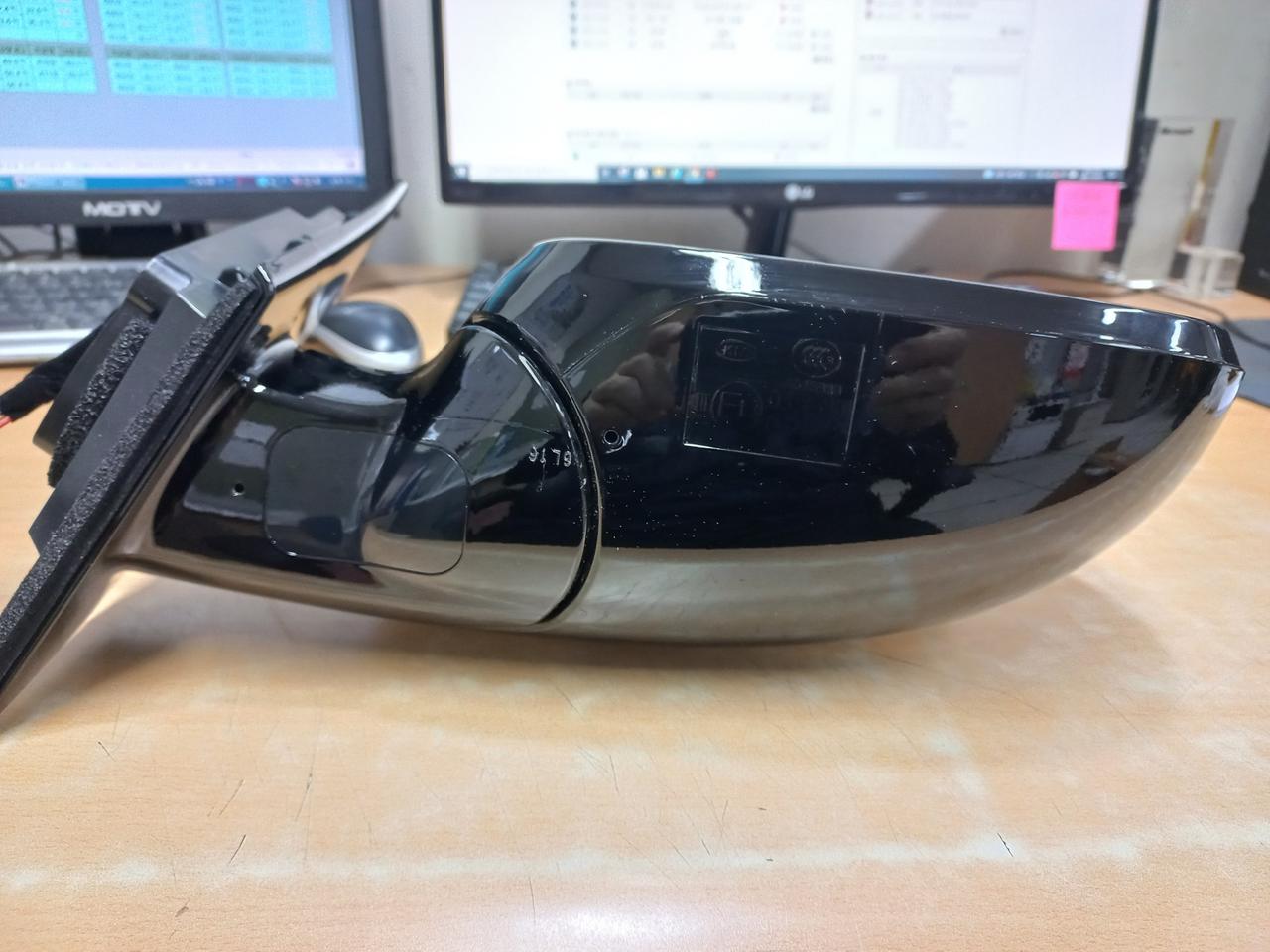 올뉴쏘렌토사이드미러  좌측 있어요