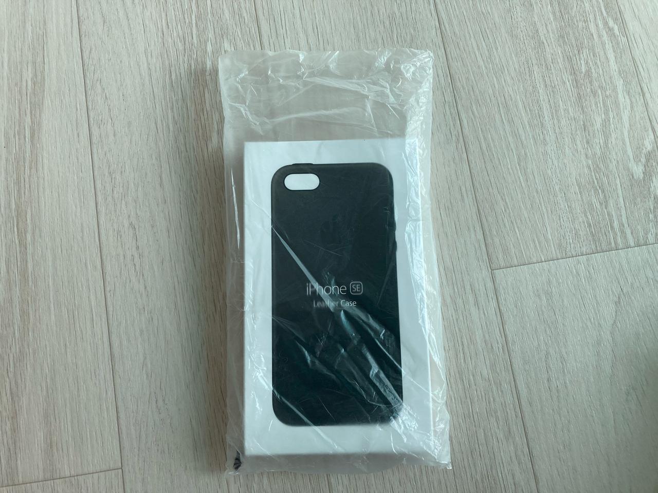 아이폰 5/5S/SE 애플 정품 가죽 케이스 판매 합니다