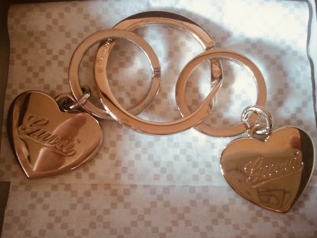 구찌 하트 키링