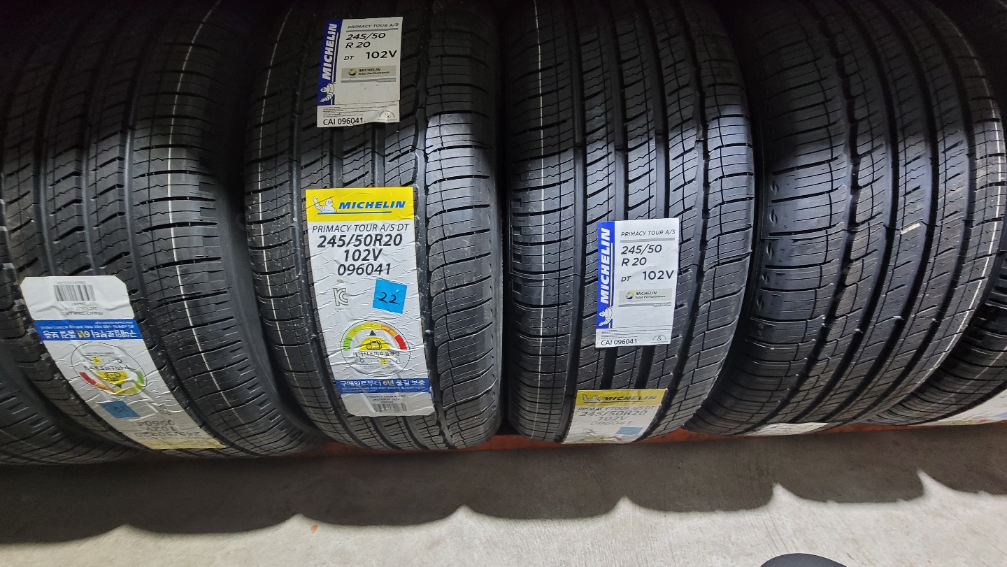 미쉐린 PRIMACY TOUR A/S DT 245 50 20 타이어 팝니