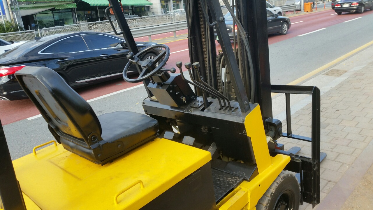 1.5톤지게차 3단5M상승 사이드쉬프트옵션