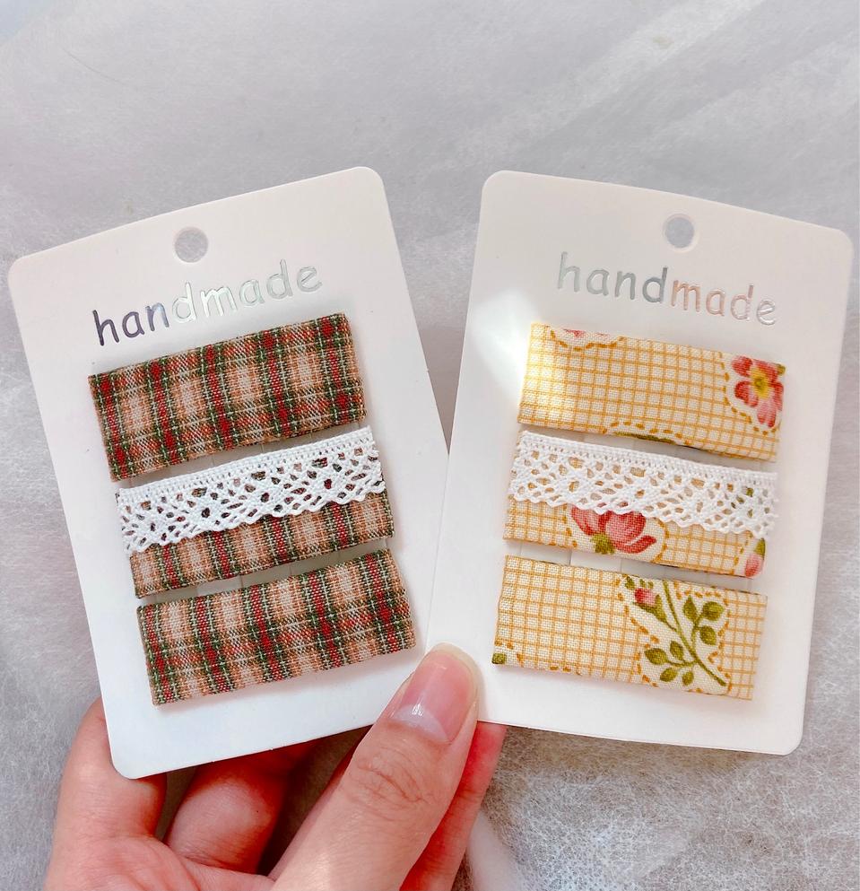 브라운 옐로우 체크 사각 똑딱핀 머리핀