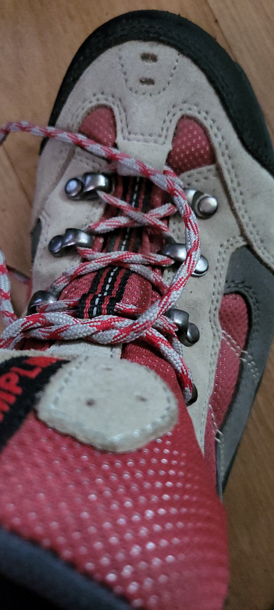 캠프라인 등산화