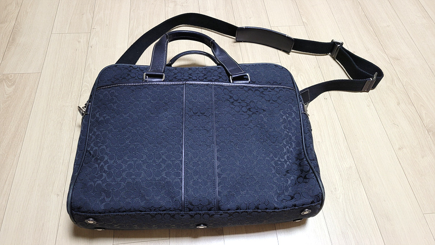 코치 남성 가방/크로스백/서류가방 팝니다.