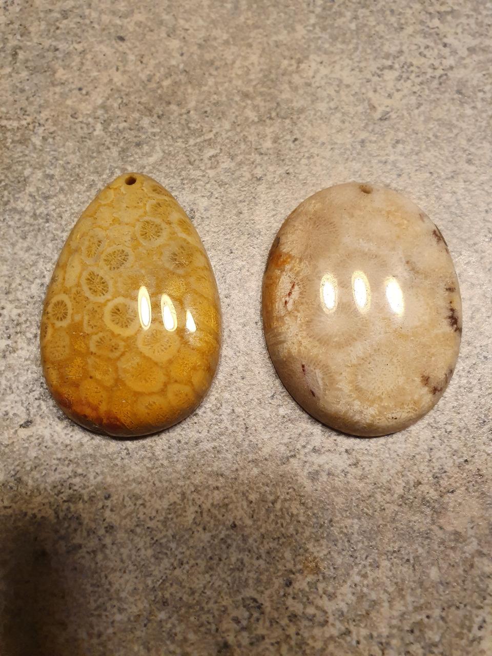 산호 화석 캐보션 (목걸이)