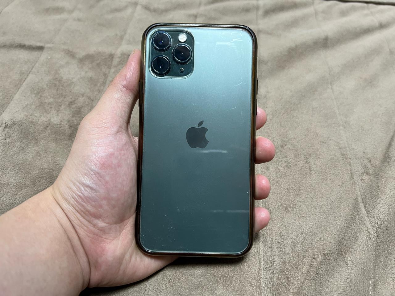 아이폰11 프로 256GB 미드나잇 그린 팝니다.