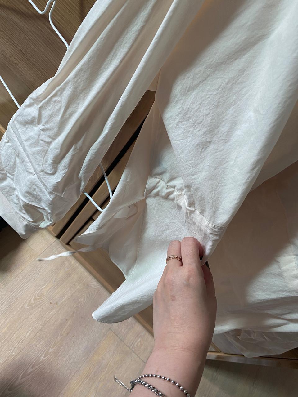 뒷셔링블라우스