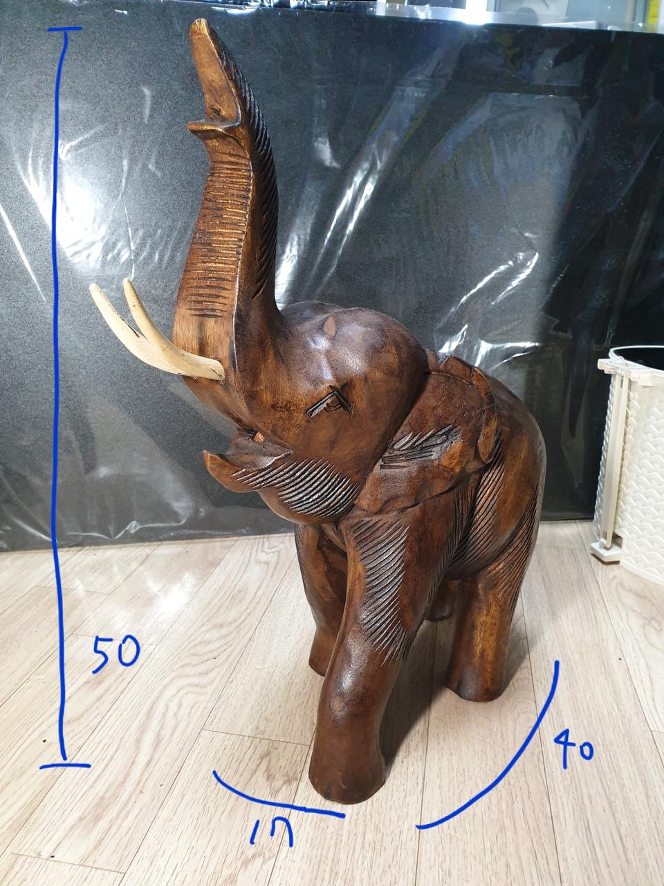 안전 행운을 가져오는 원목 코끼리 조각상 판매 (인테리어 소품 및 수집)