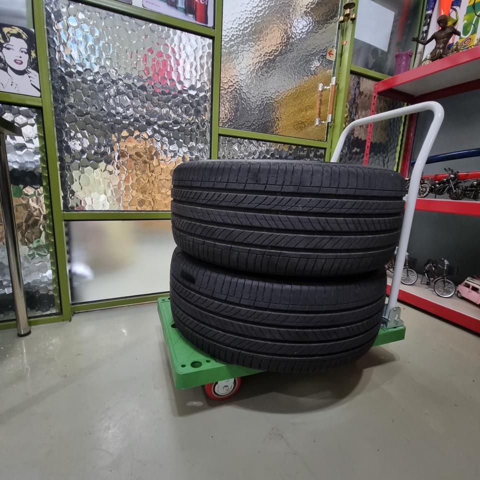 한국타이어 245 45 18   2개팝니다 2020년생산