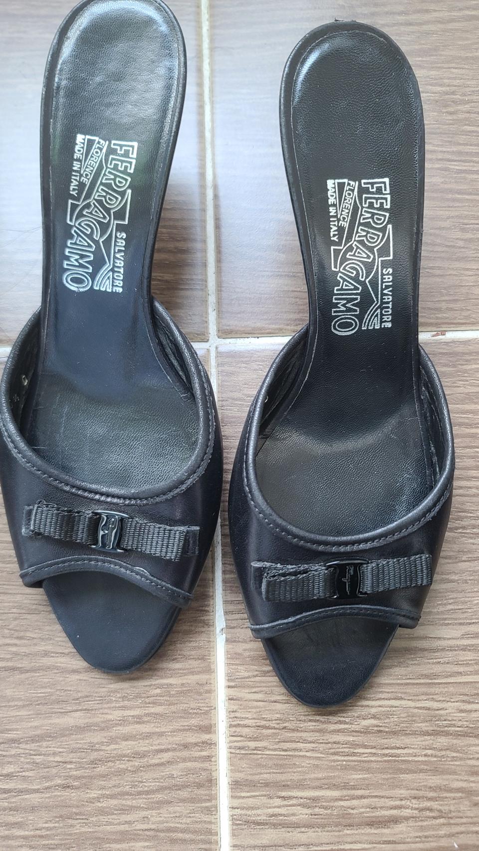 페레가모 슬라이드 구두