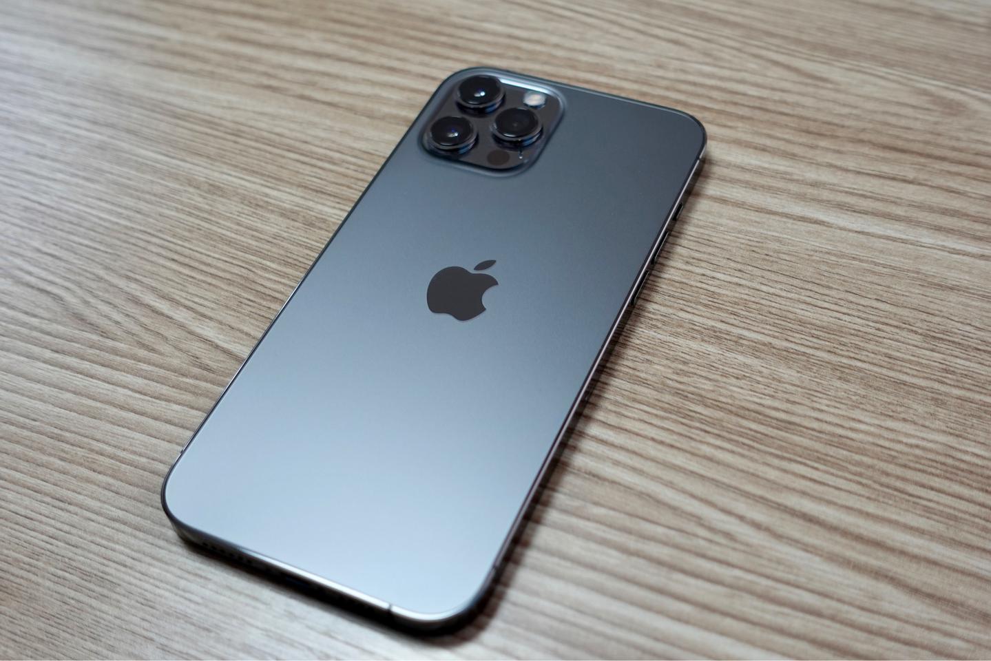 아이폰12프로맥스 그래파이트 128G 자급제 판매합니다!