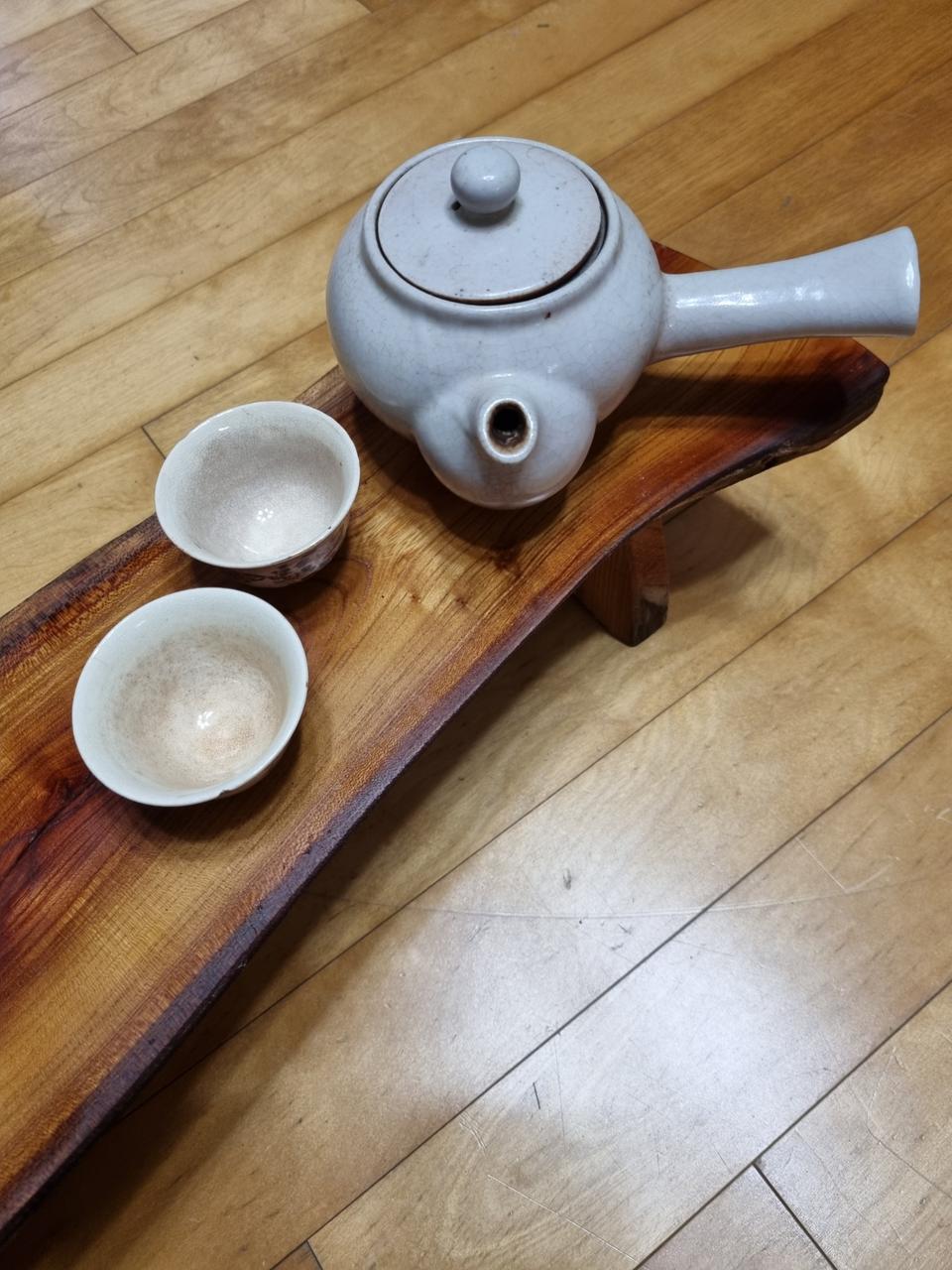 고목 소형 차탁 70년된 번개맞은 참죽나무로제작