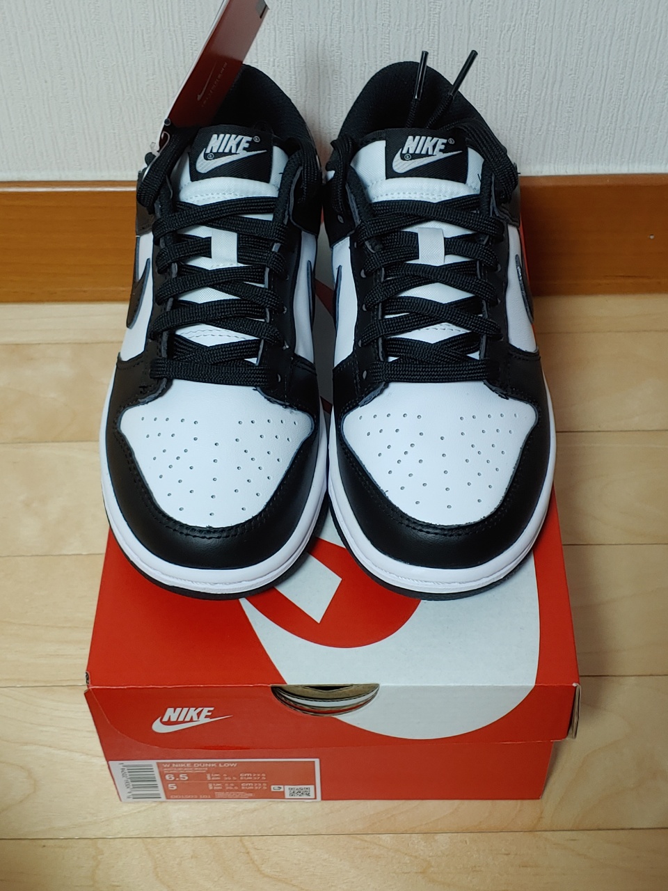 [새제품] 나이키 덩크 로우 범고래 우먼스 DD1503-101 235사이즈