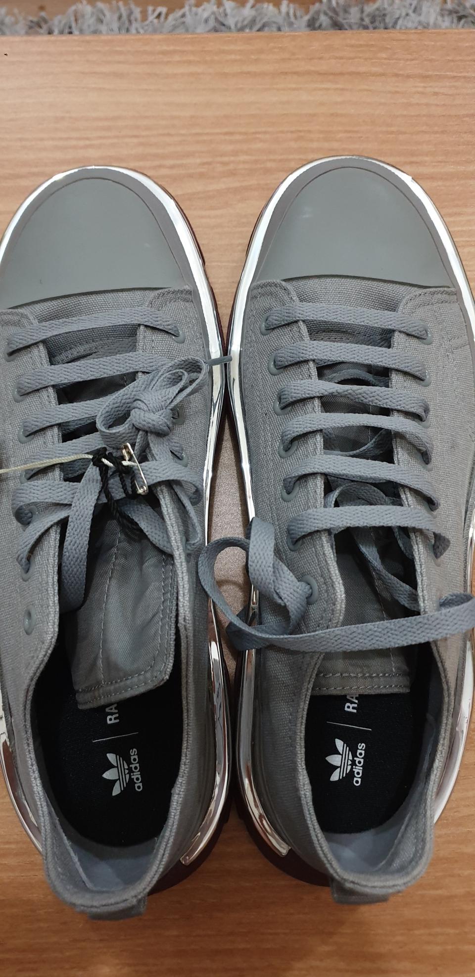 (새제품)라프시몬스 아디다스 280 새거