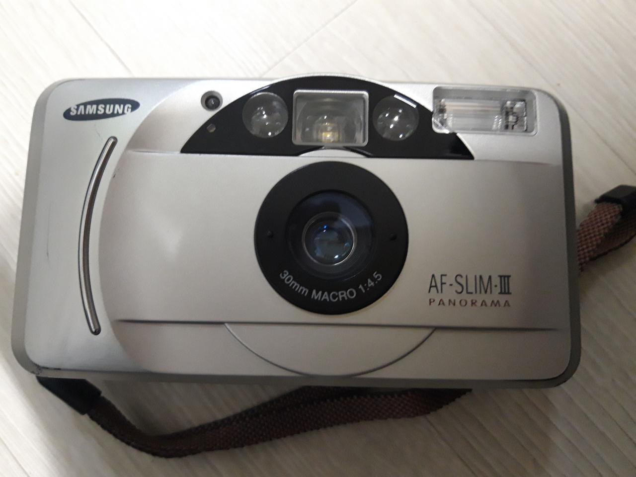 필름 카메라(고장인지 확실치 않음)