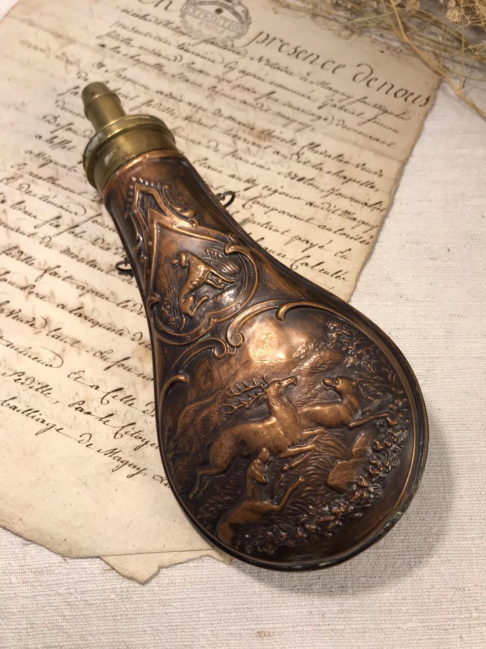 엔틱 19세기 프랑스 황동 사냥용 화약주머니