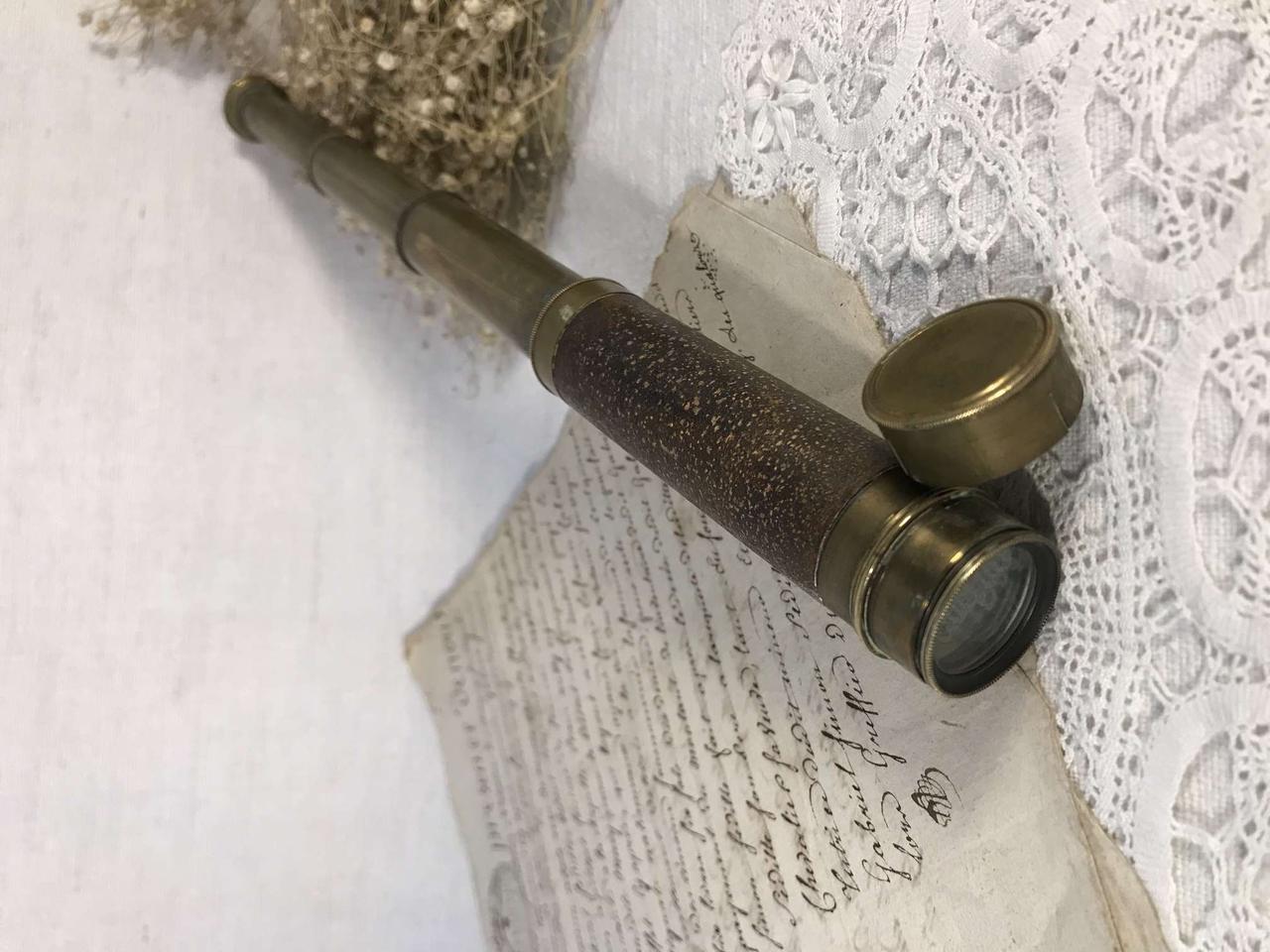 엔틱 19세기 말, 황동 항해용 망원경