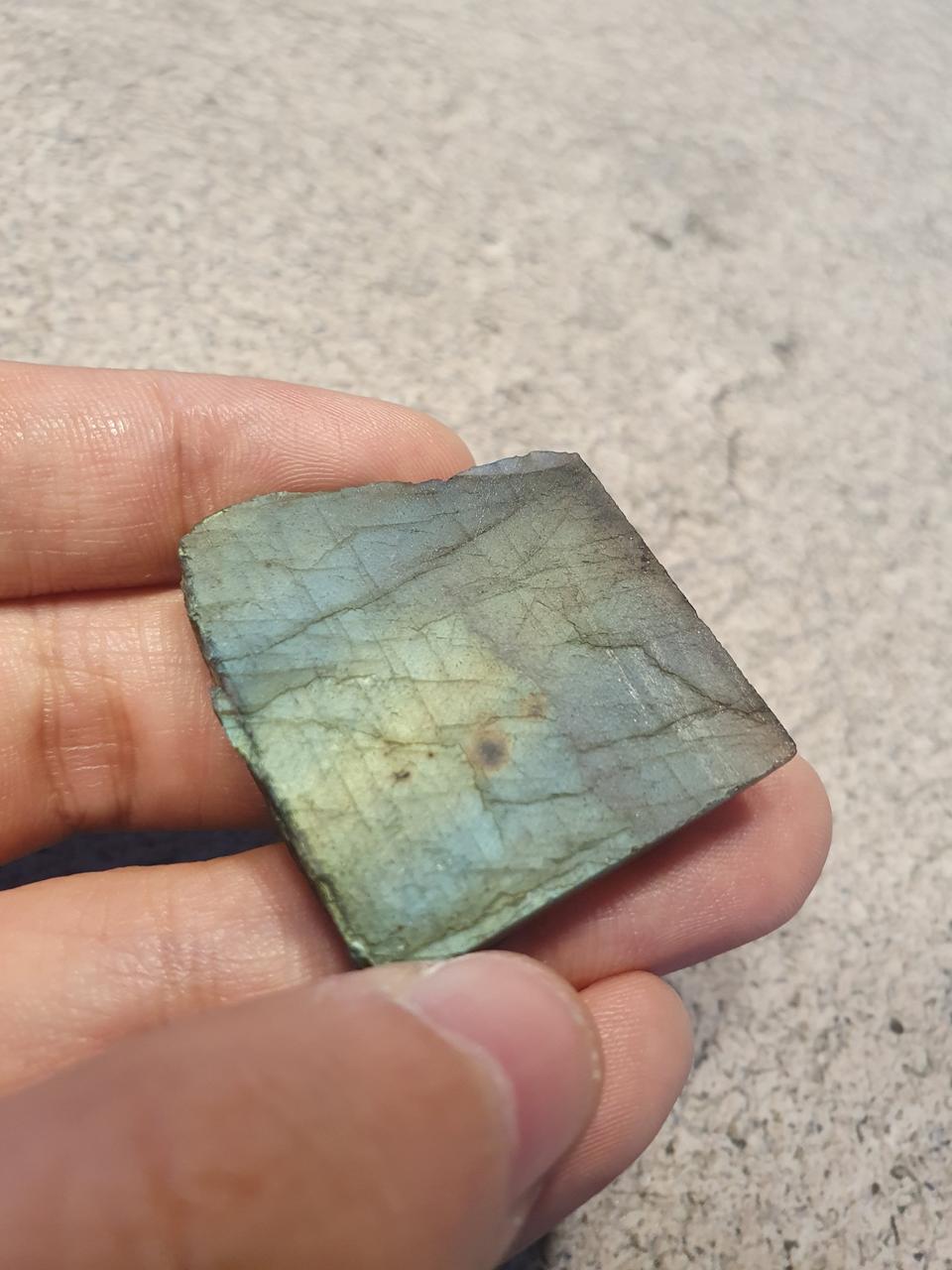 레브라도라이트 원석