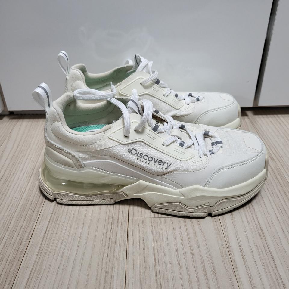 디스커버리 운동화