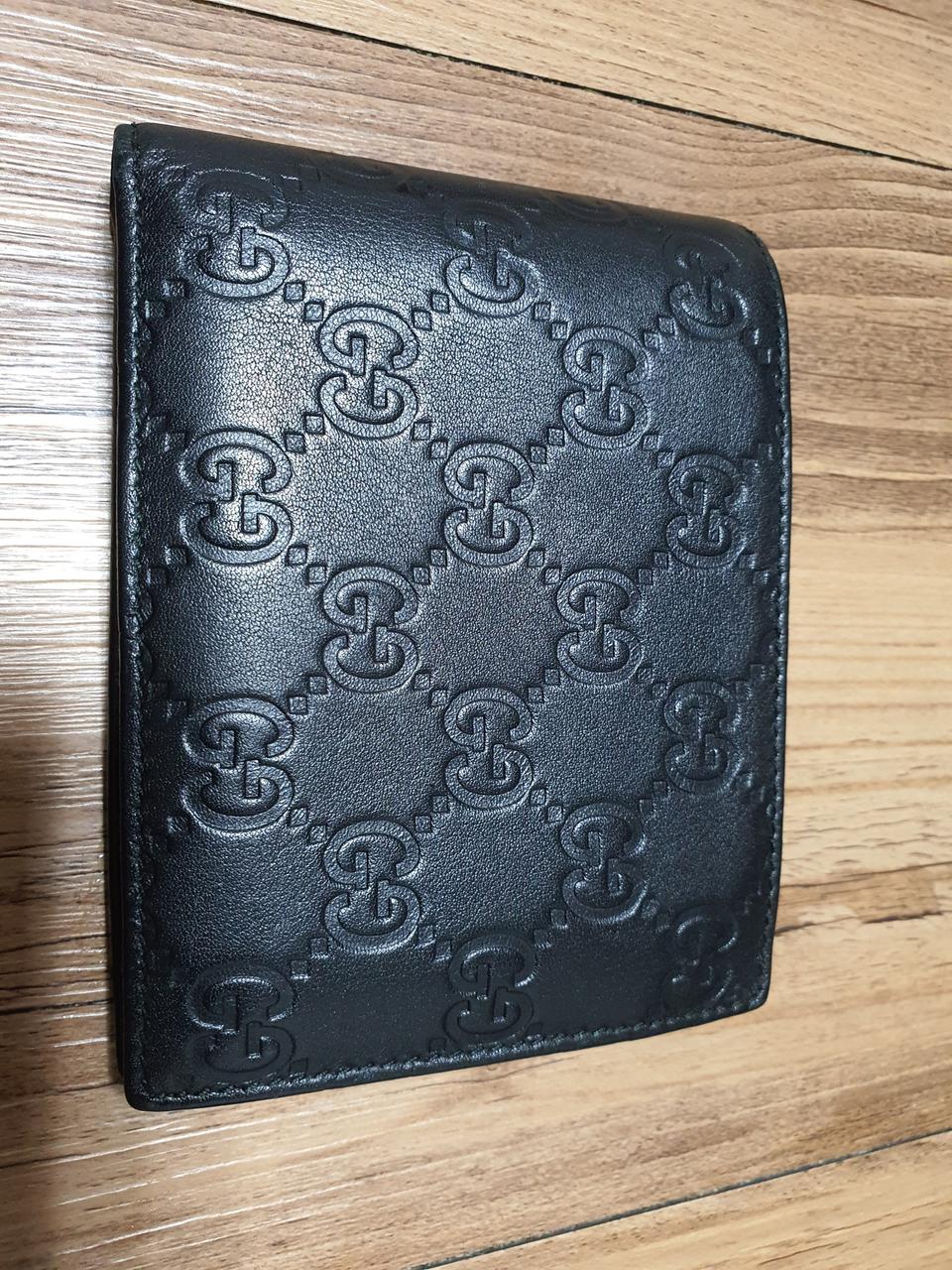 구찌 남성지갑 마이크로시마 217044 팝니다