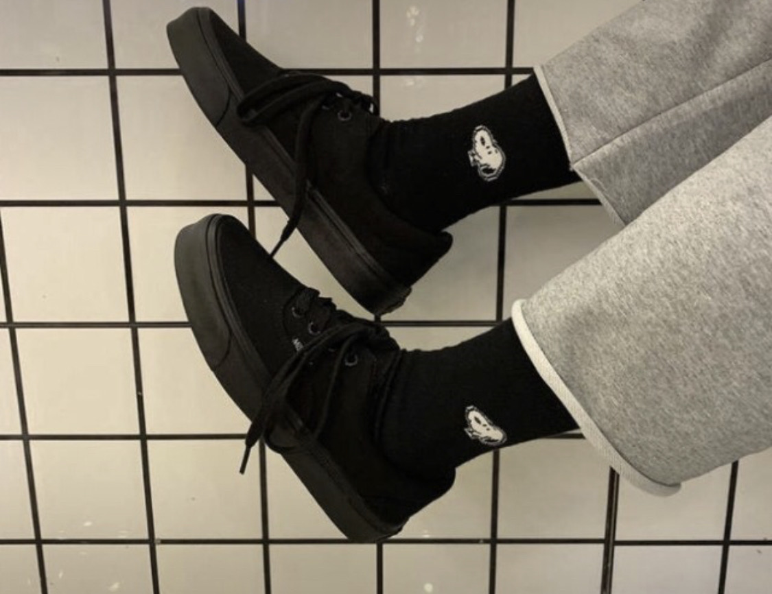 올블랙 스니커즈