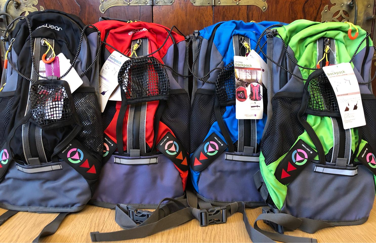 방향등 탑재 일렉웨어 배낭 백팩 등산가방 라이딩