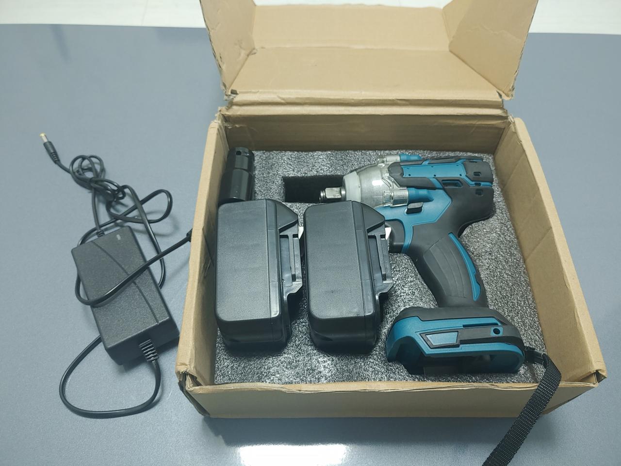 무선드전동드릴 18V  임팩트 드릴 배터리 2개 새상품 판매