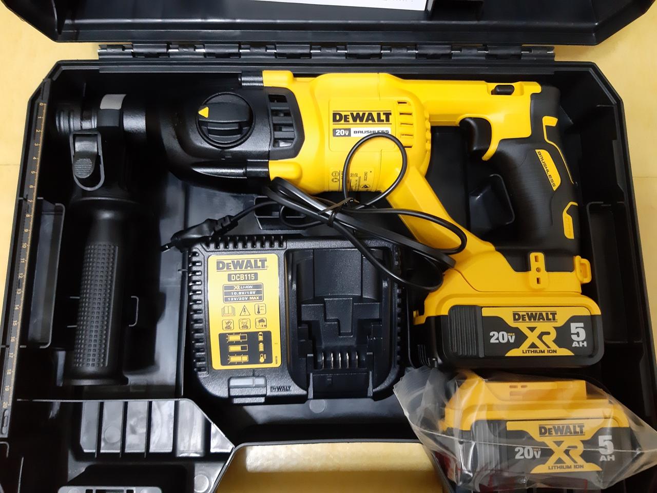 디월트함마드릴세트 DCH133P2  SDS-PLUS