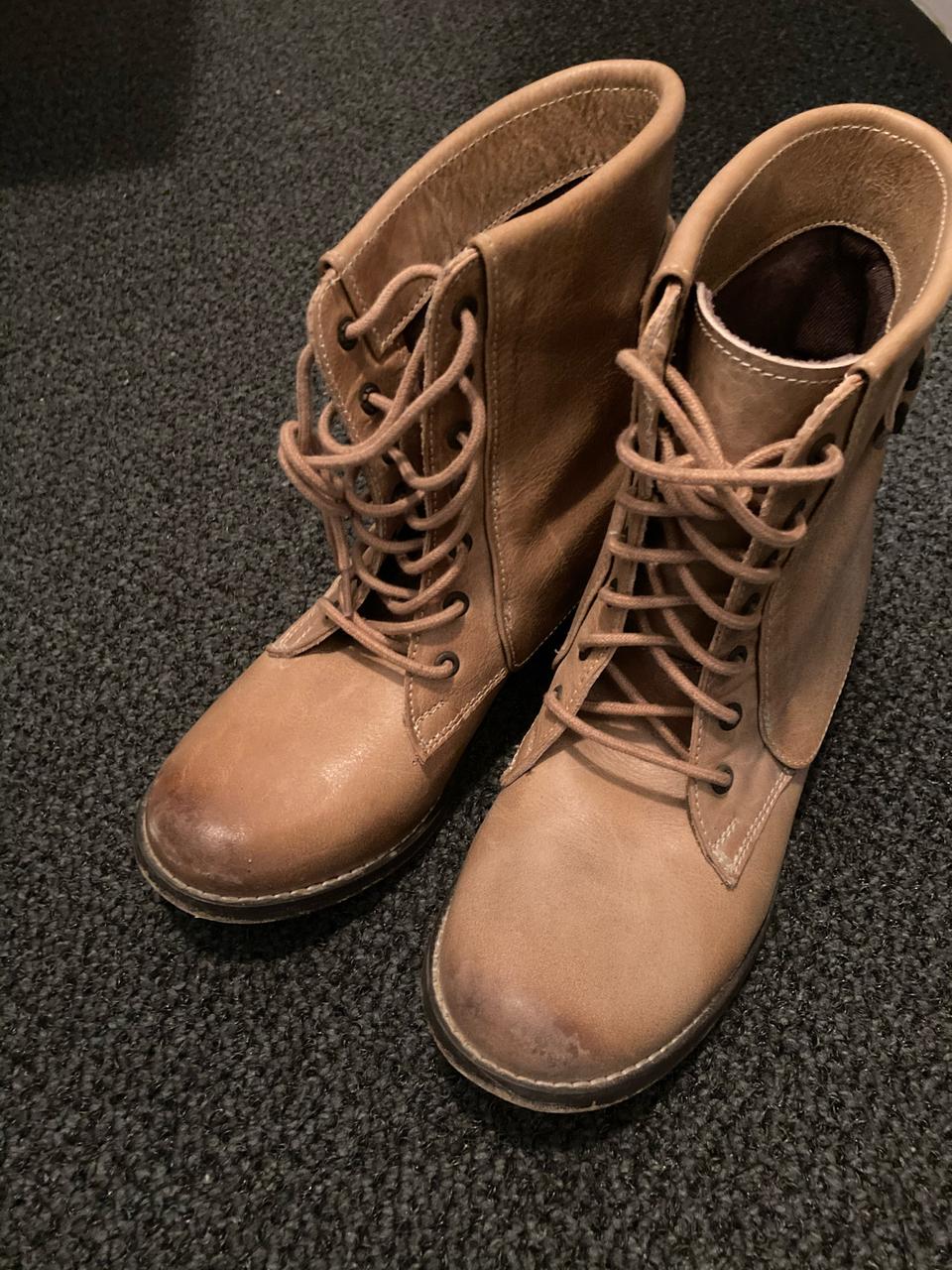 가죽 앵클 부츠. 워커. 245-250