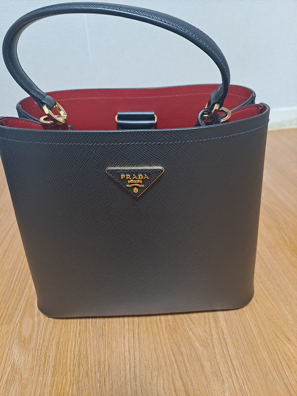 프라다 토트백 새상품