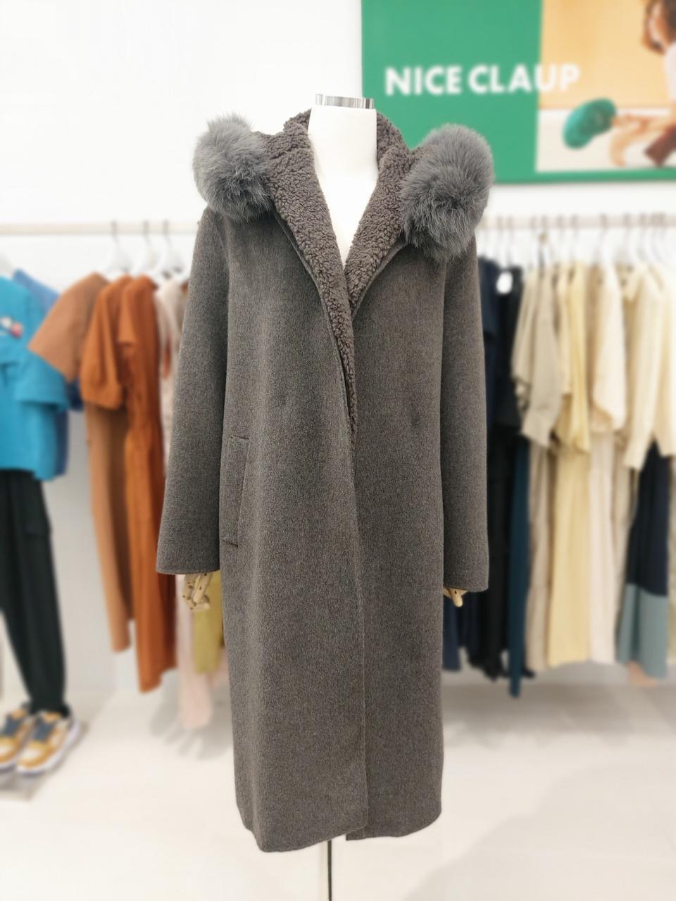 새상품)나이스클랍 폭스퍼 카라라이닝 울코트 팝니다.