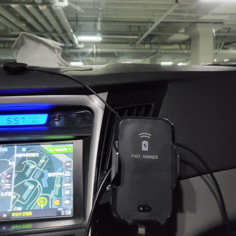 차량용 고속무선 충전거치대 판매합니다