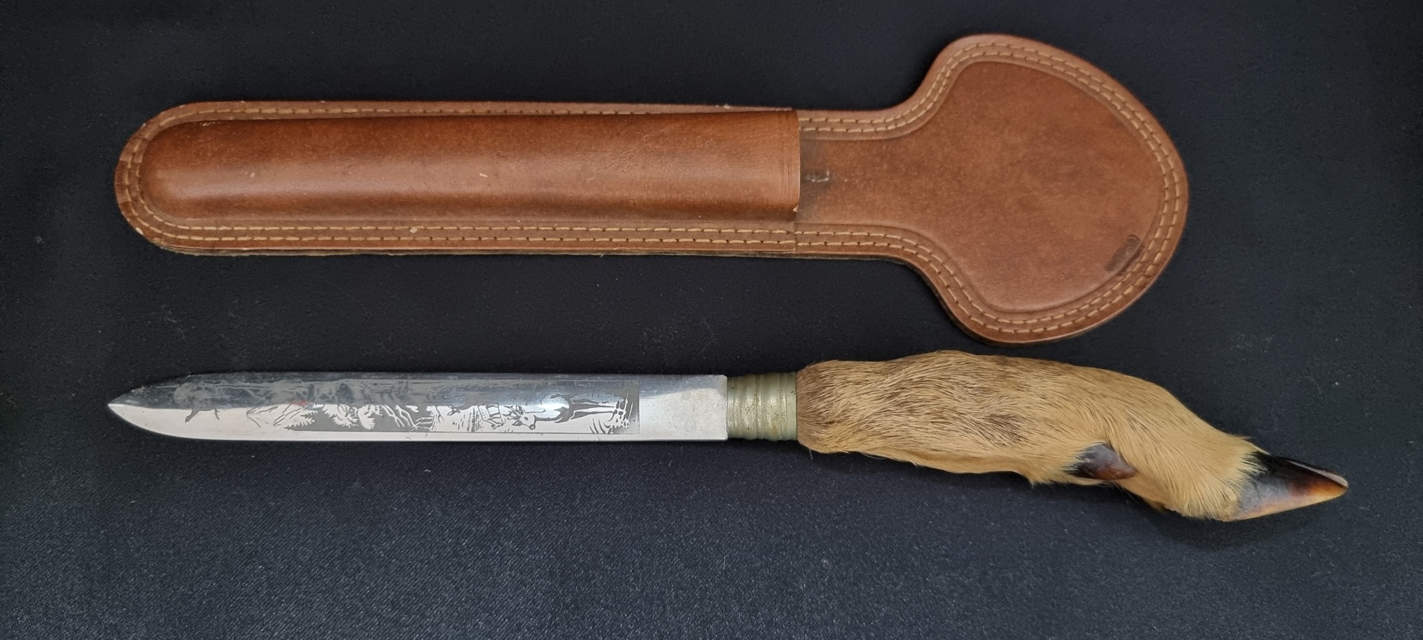 (희귀품.인테리어)사슴발로 만든 쪼이가 멋지게 새겨진 가검.